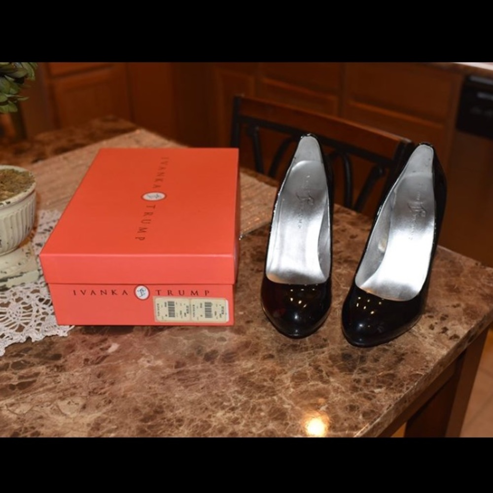 Ivanka Trump Pinkish Black Heels